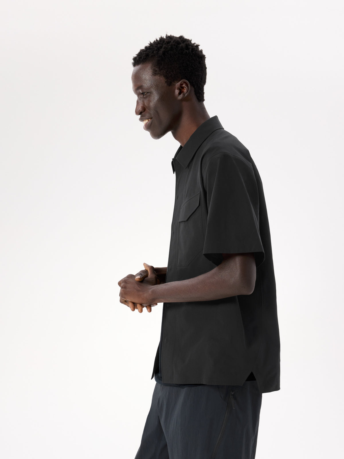 Field Shirt SS Black Profile