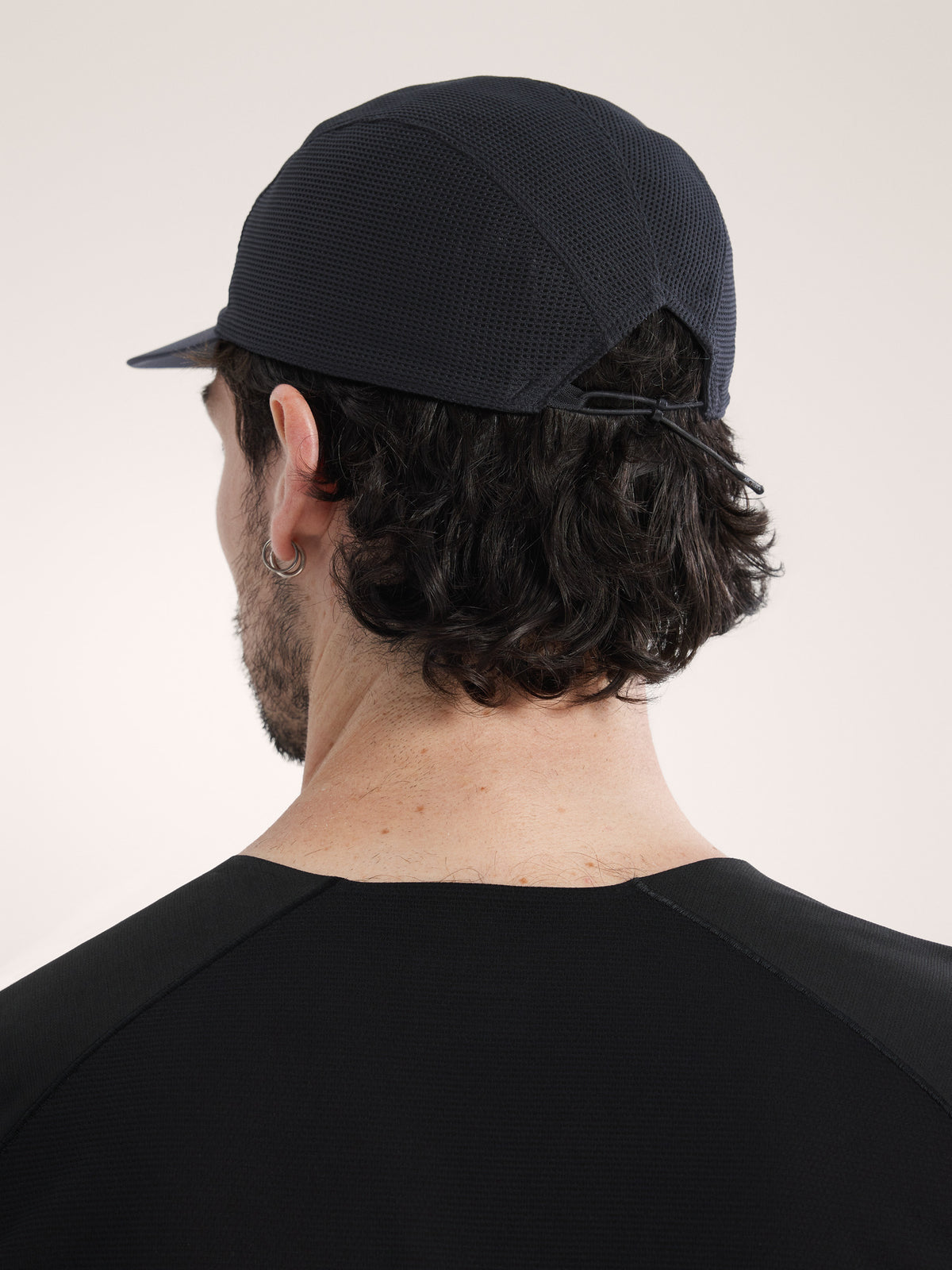 Norvan Mesh 5 Panel Cap Black / Arctic Silk Back View