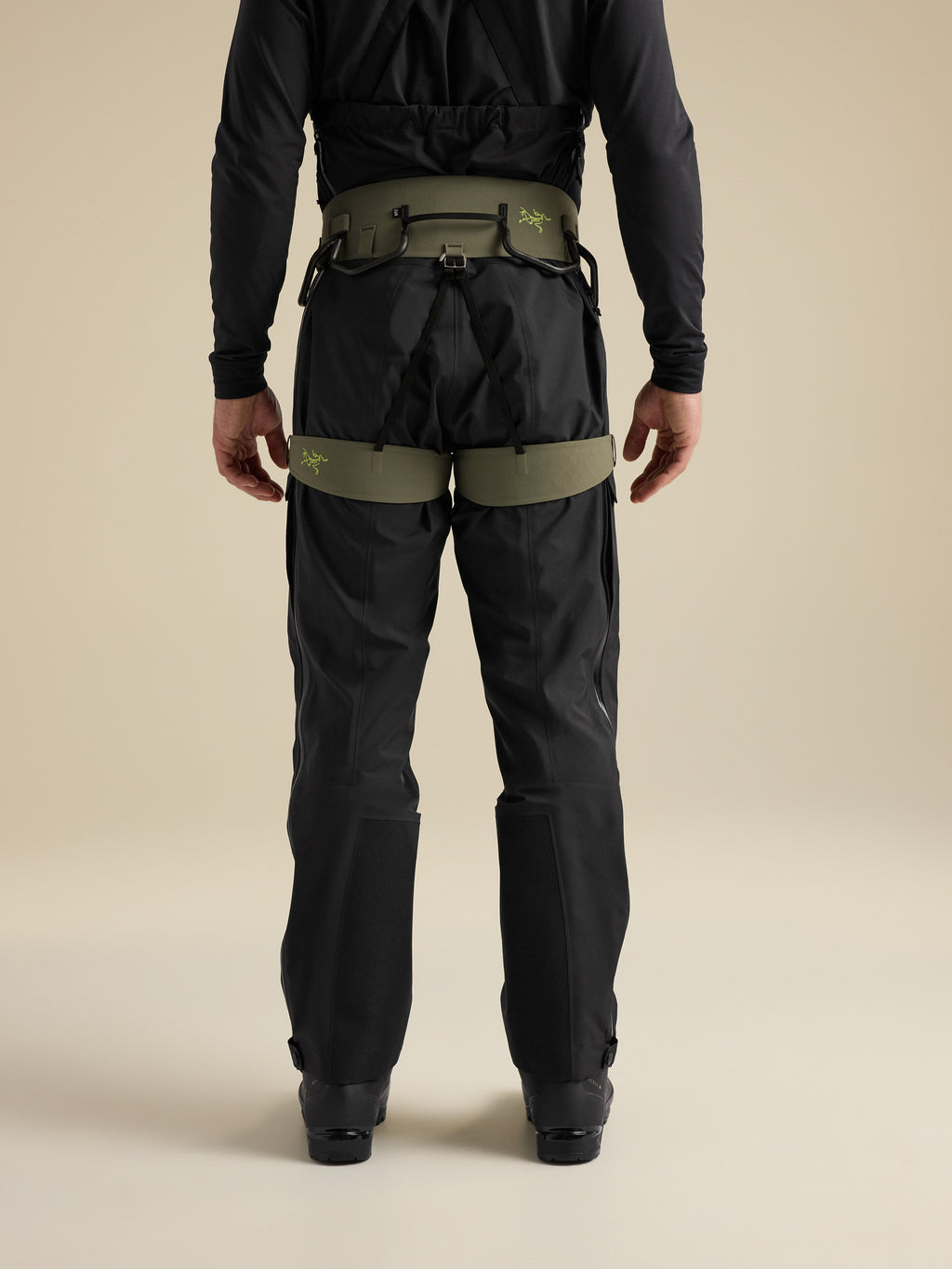 AR-395a Harness Forage / Mantis Back View