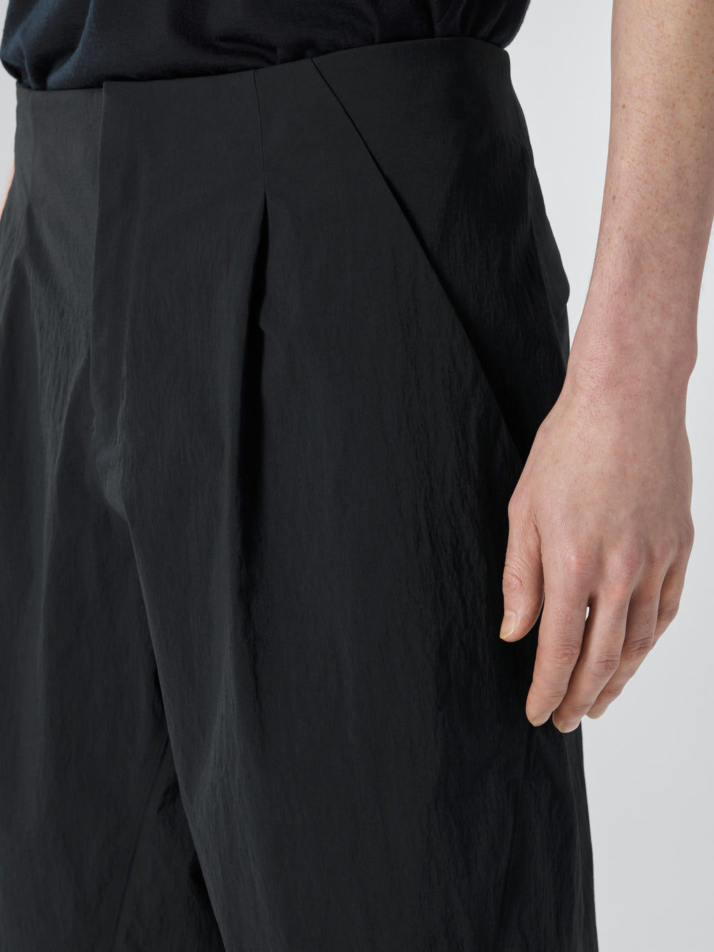 Indisce Short Black Detail 1