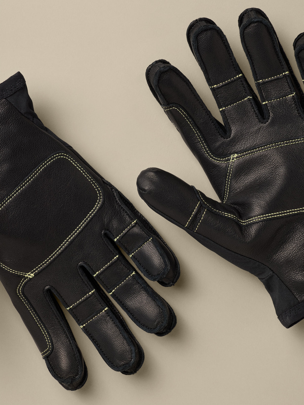 Rope Glove Black Hover