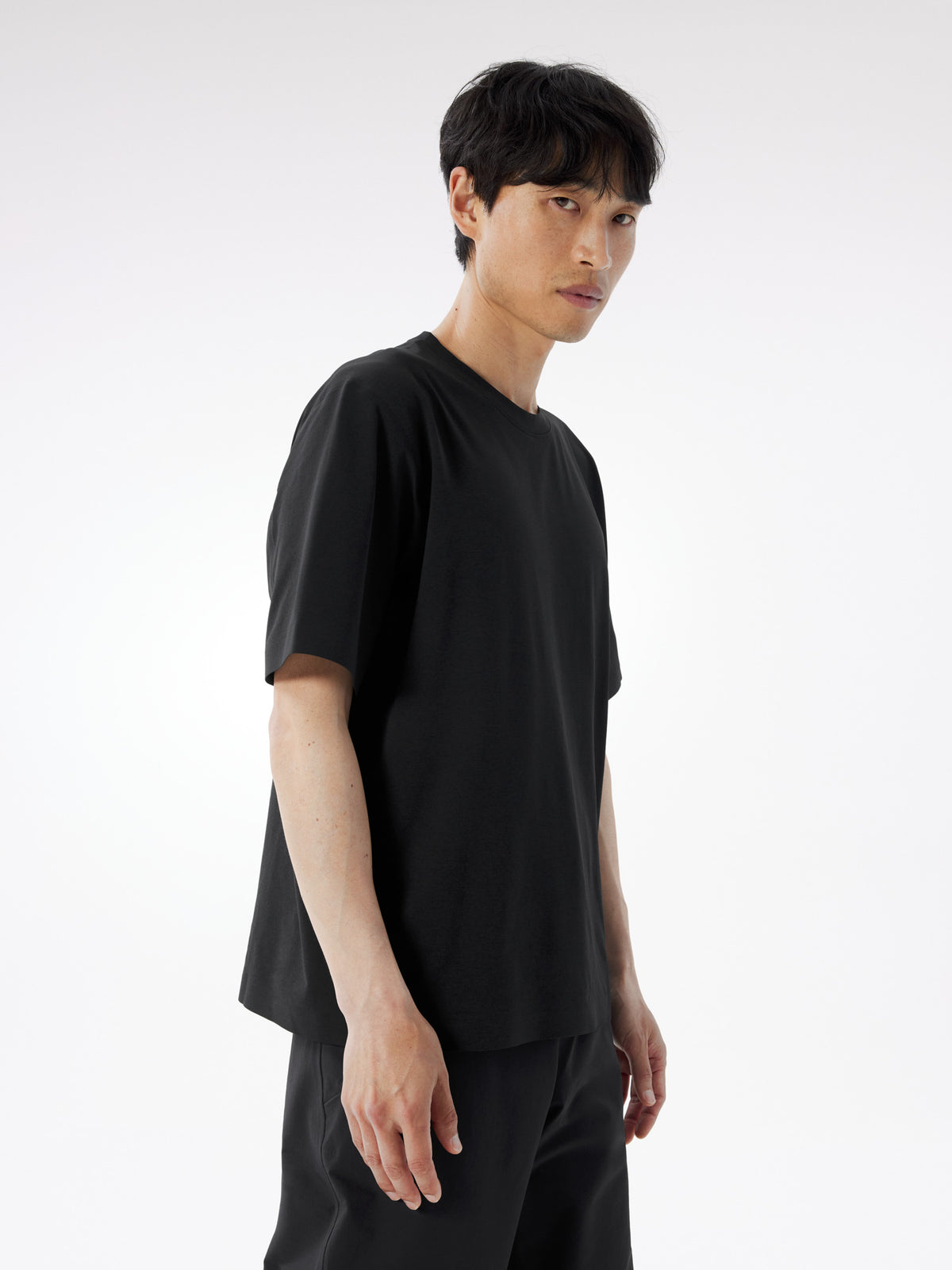 Metron SS Tee Black Hover