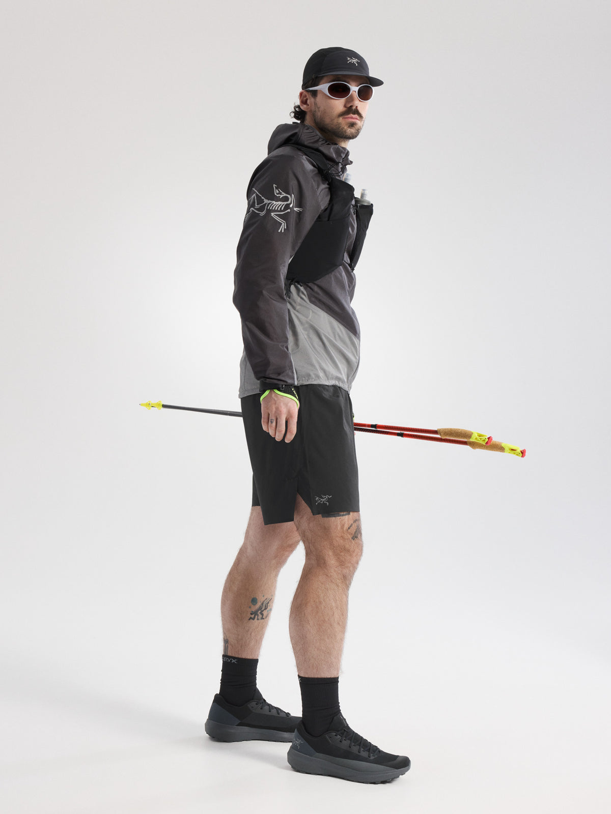 Norvan Windshell Hoody Cloud / Void Full Body