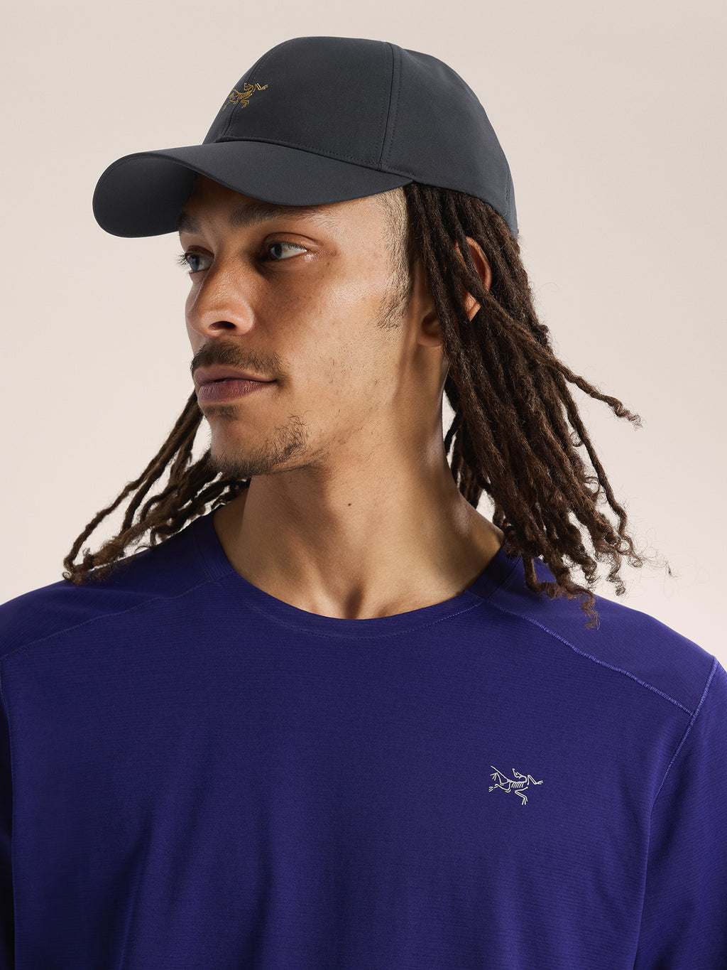 Small Bird Cap 24K Black Hover