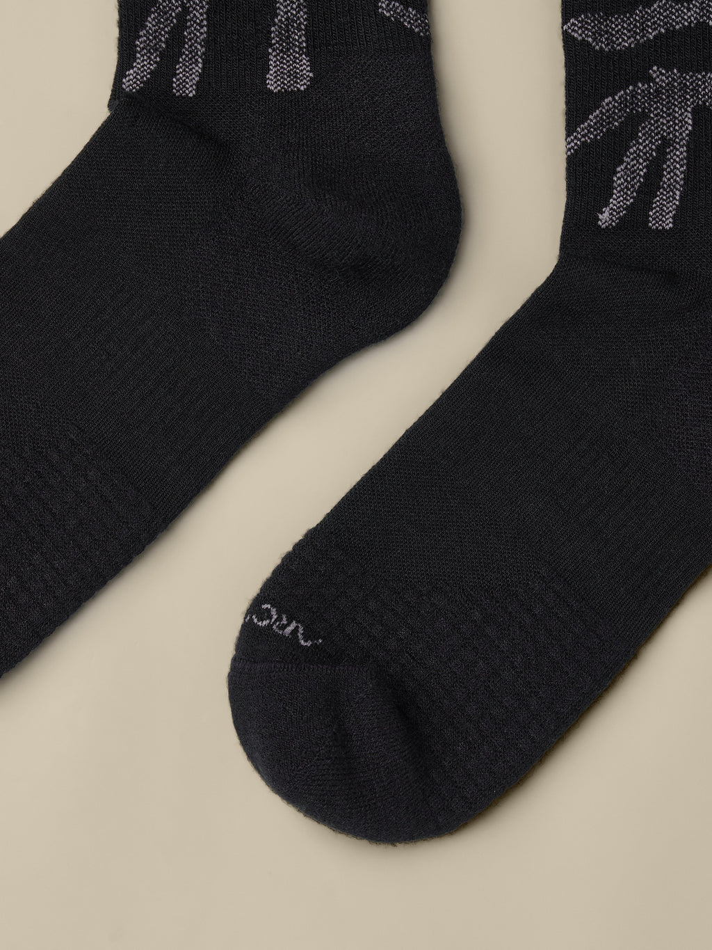 Merino Wool Grotto Mid Sock Black/Graphite Fabric Detail 1