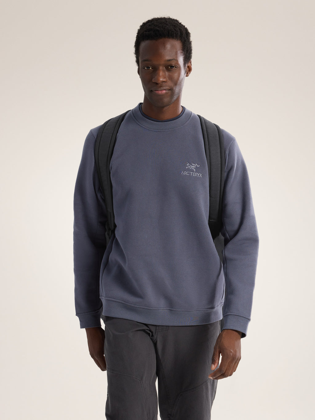 Carrier 100 Duffle Black Back View