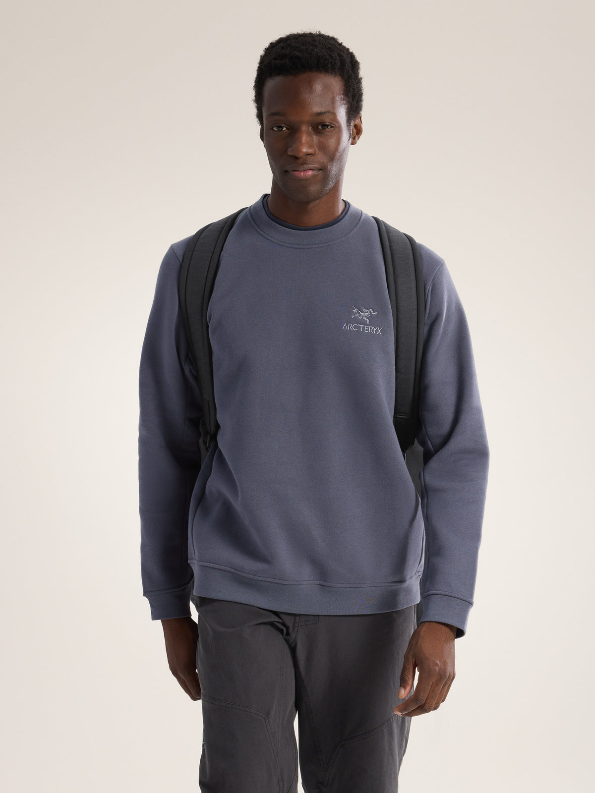 Carrier 100 Duffle Black Back View