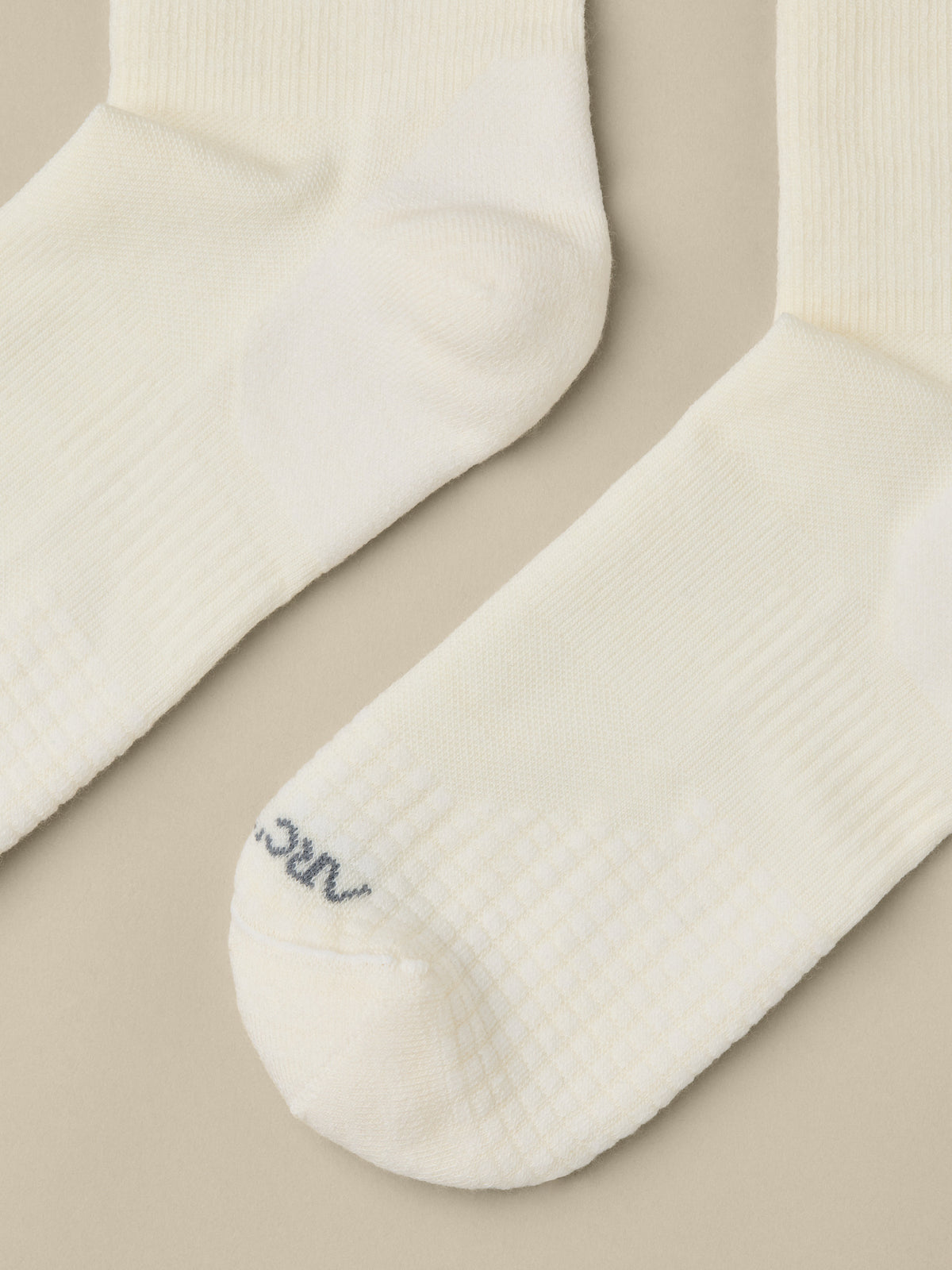 Merino Wool Mid Sock White Fabric Detail 1