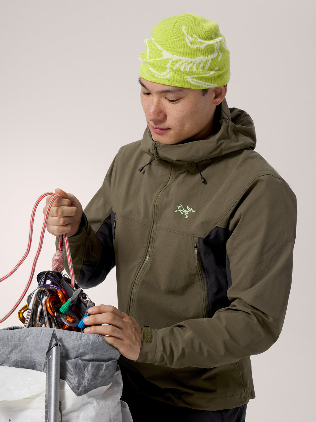 Serratus Hoody Spotlight Hover