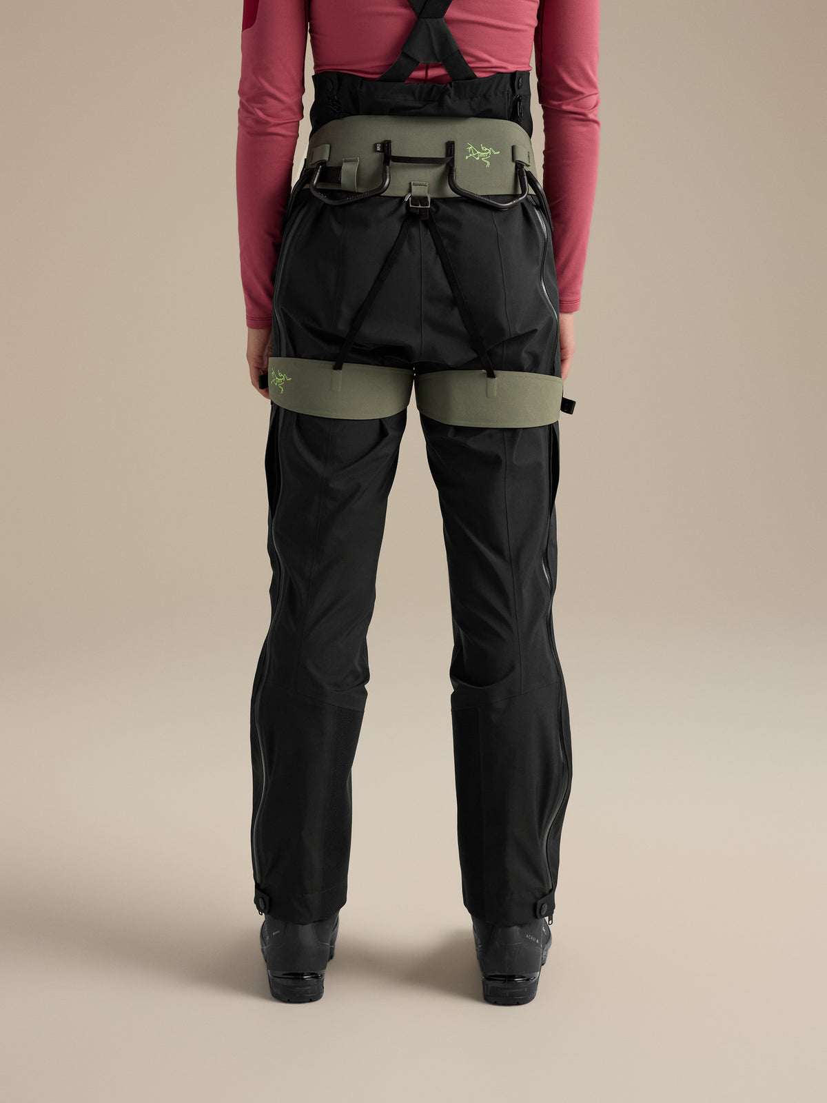 AR 385a Harness Women's Forage / Mantis Back View