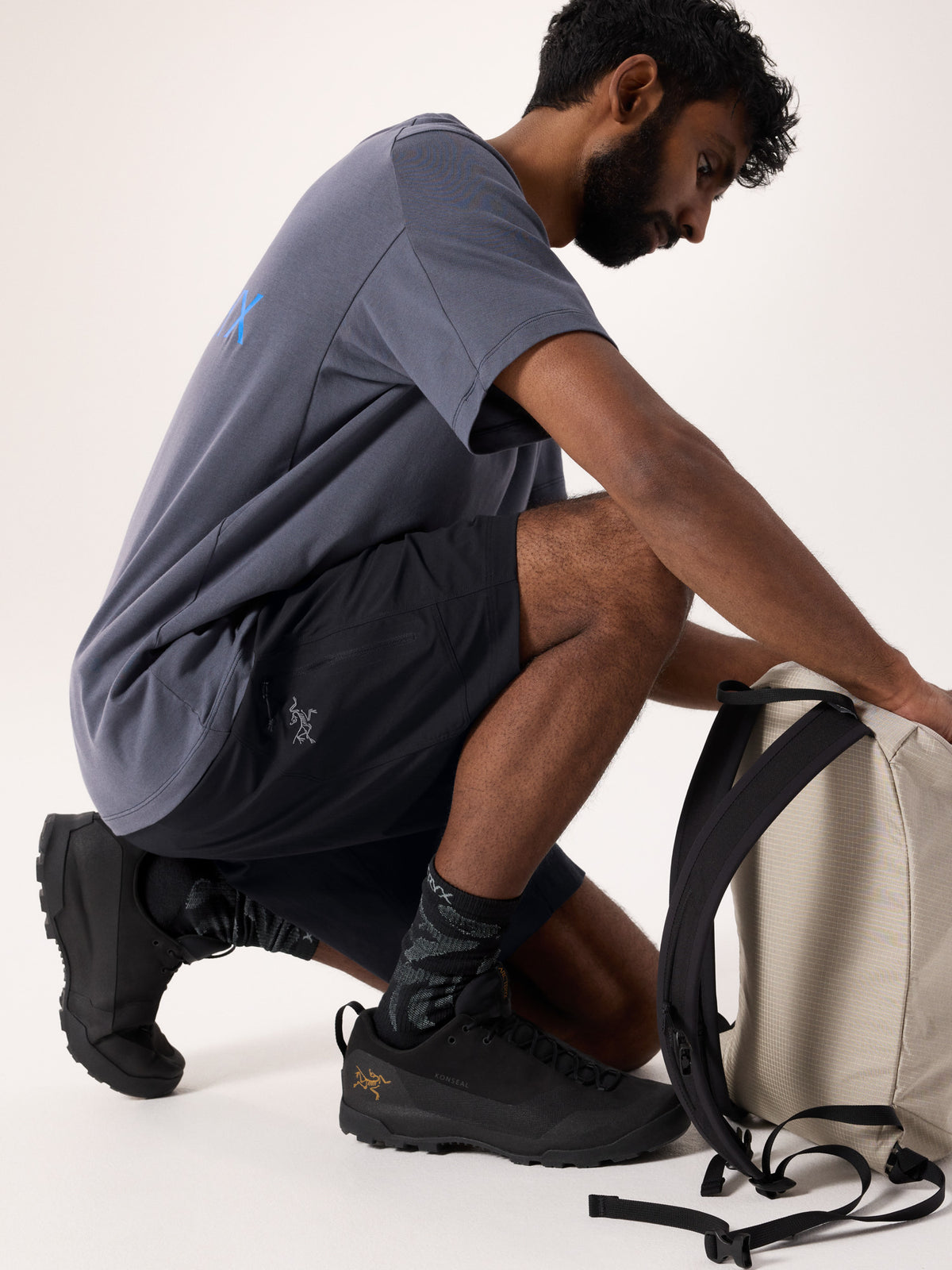Konseal Short 9" Black Hover