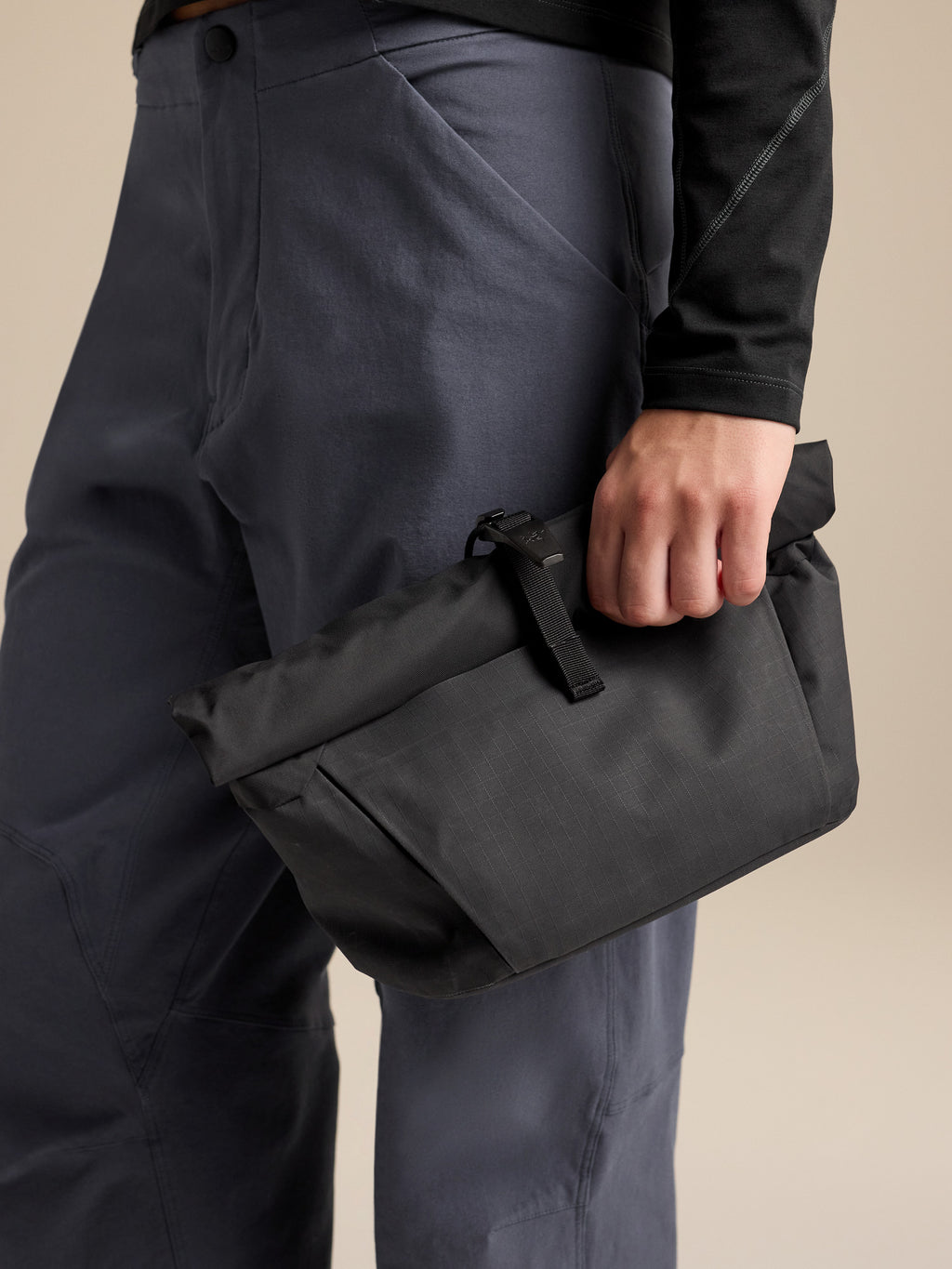 Ion Chalk Bucket Black Back View
