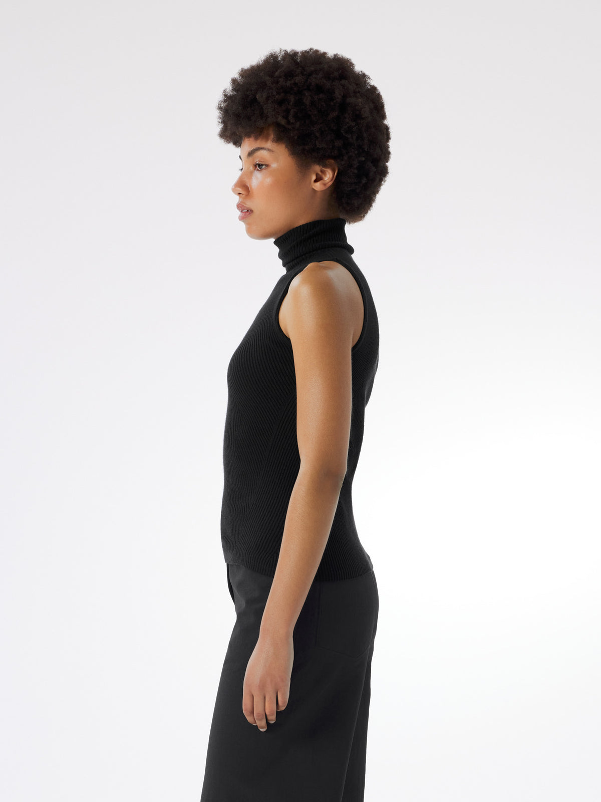 Conic Wool Halter Women's Black Profile
