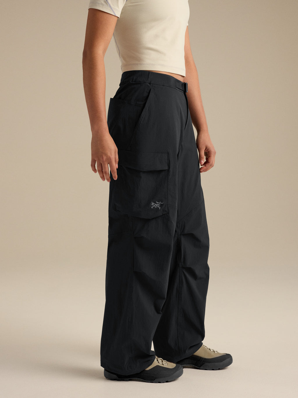 Leutia Pant Women's Black Side View