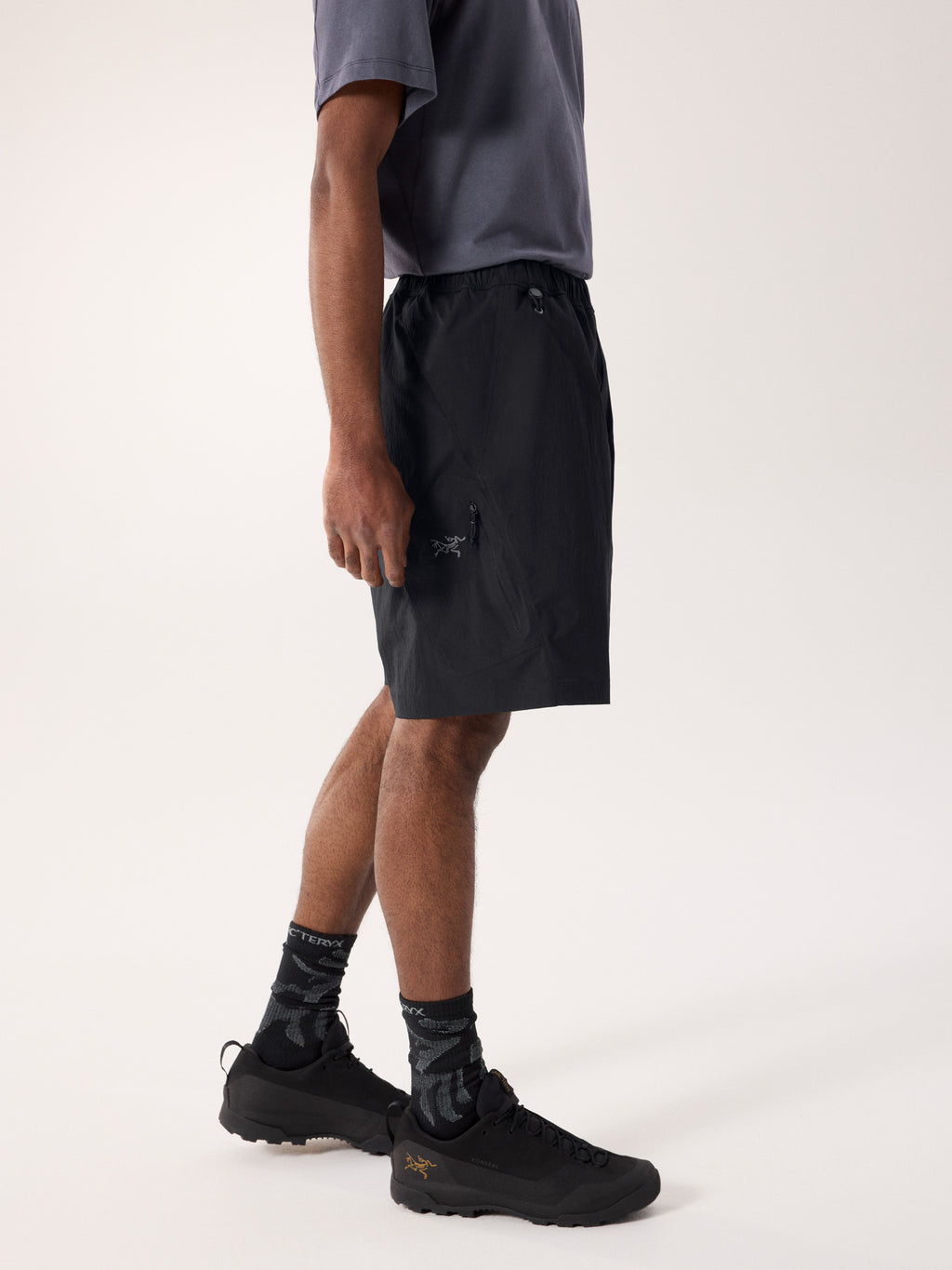 Konseal Short 9" Black Side View