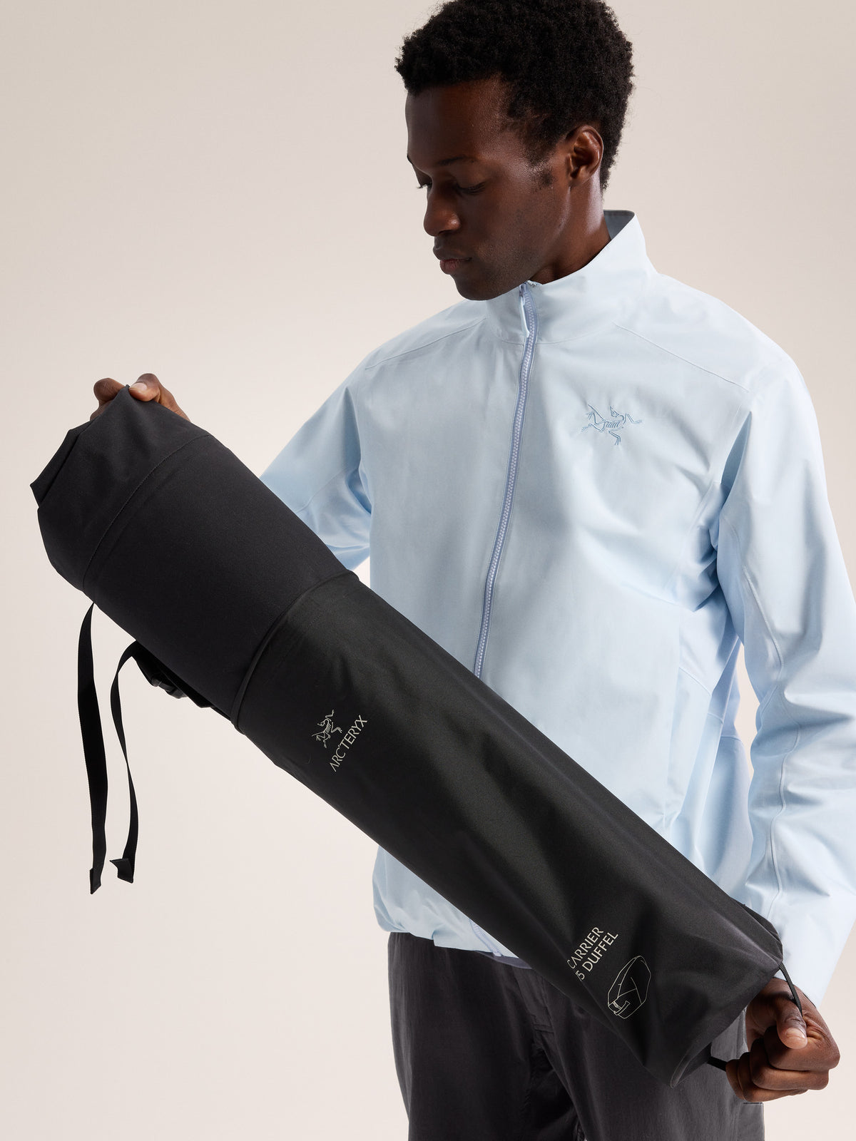 Carrier 75 Duffle Black Packed