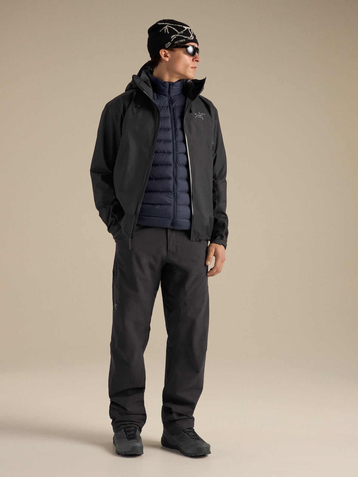 Cerium Vest Black Sapphire Hover