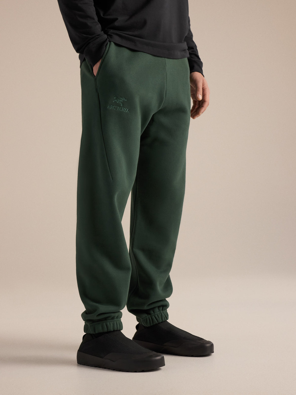 Emblem Fleece Jogger Dark Jade Fabric Detail