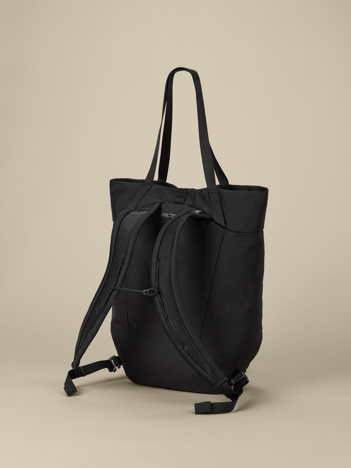 Axios 20 Tote Black Back