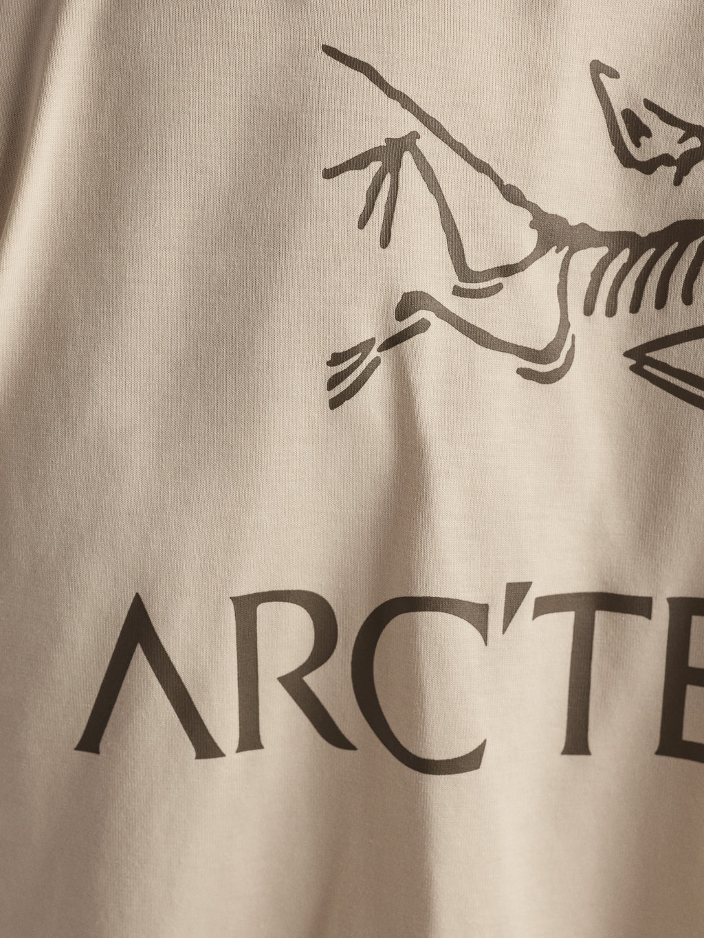 Kragg SL Cotton Bird Word Shirt SS Sea Salt / Mongoose Fabric Detail
