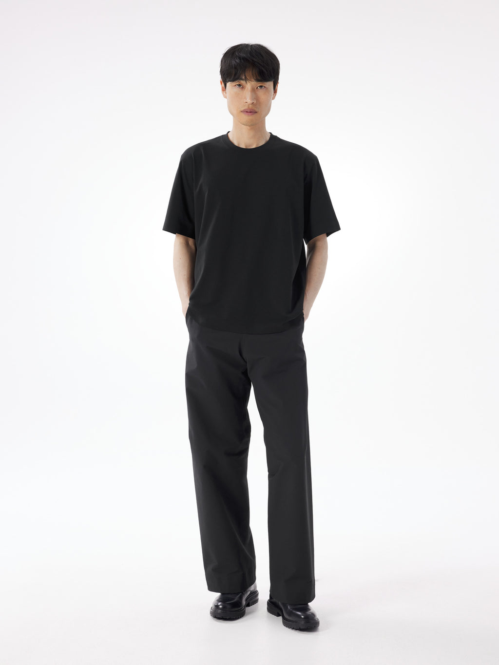 Metron SS Tee Black Full Body