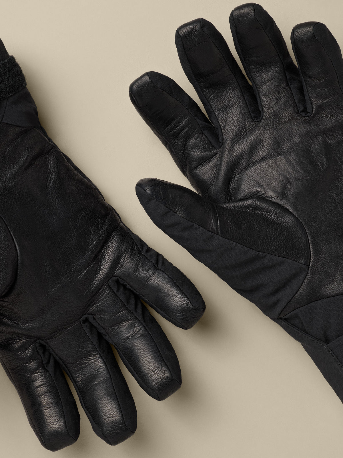 Venta GTX Glove Black Hover
