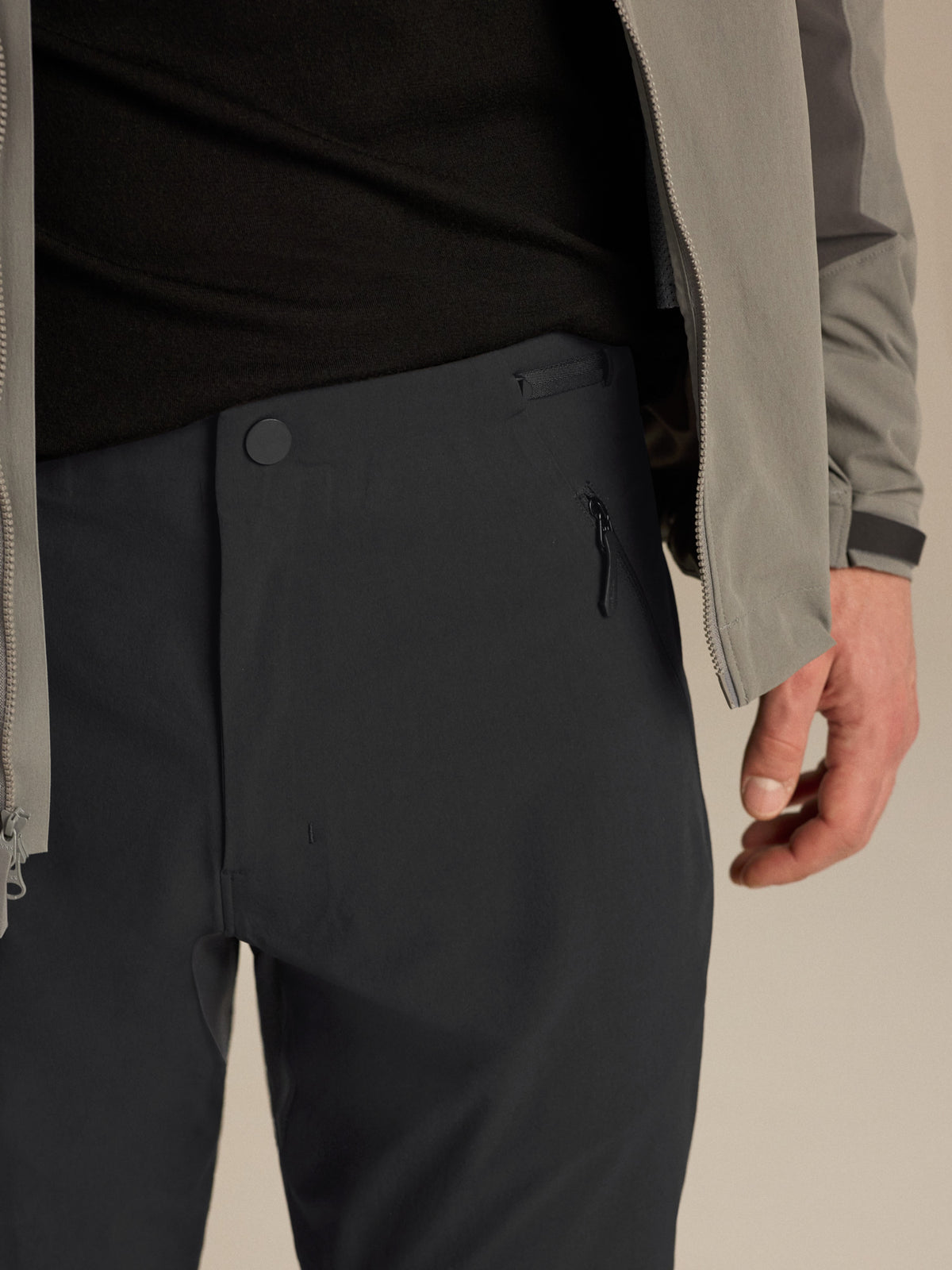 Serratus Pant Black/Graphite Waist Detail
