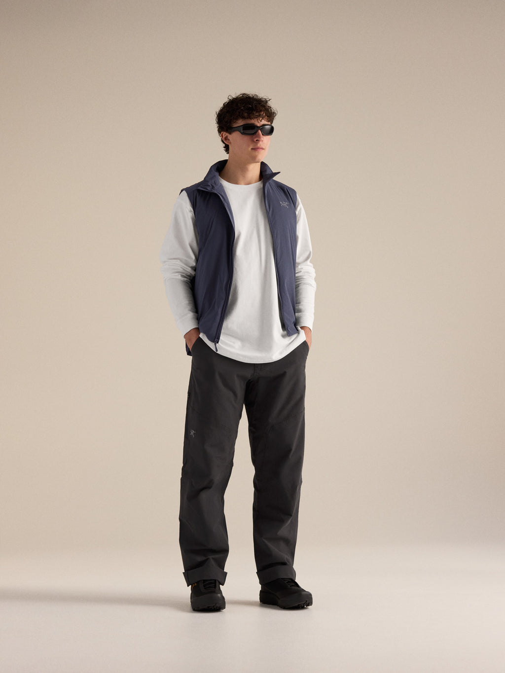 Atom Vest Black Sapphire Hover
