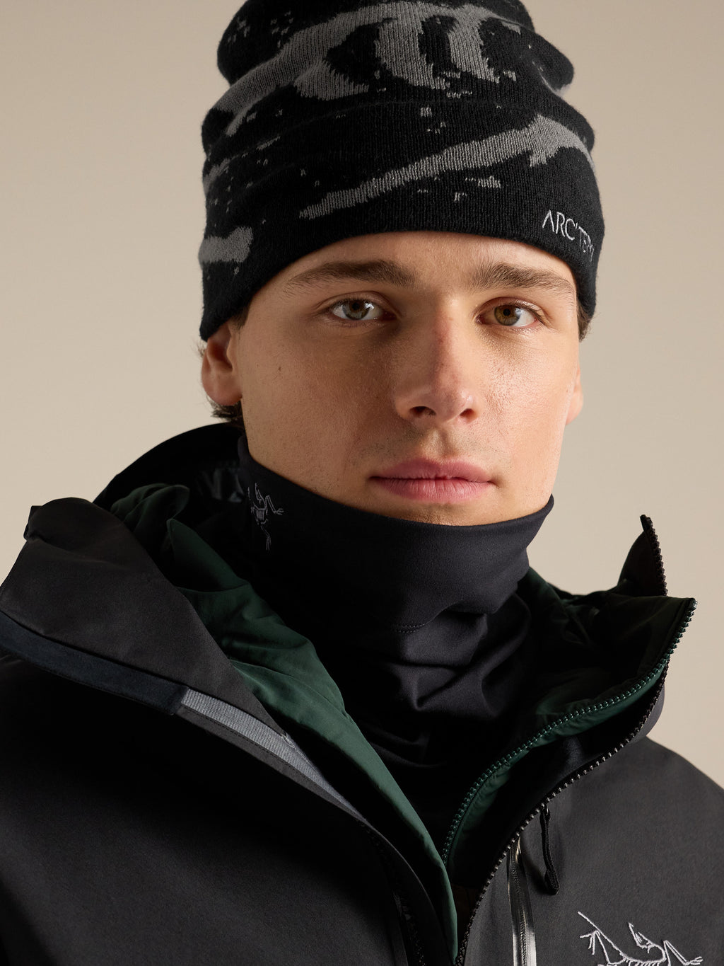 Rho Synthetic Neck Gaiter Long Black Hover