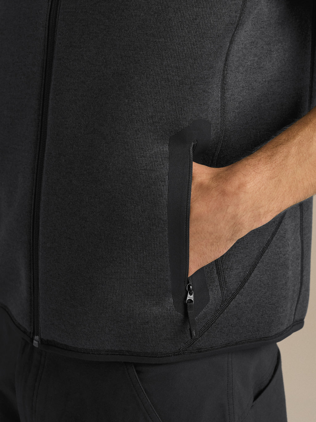 Covert Vest Black Heather Fabric Detail