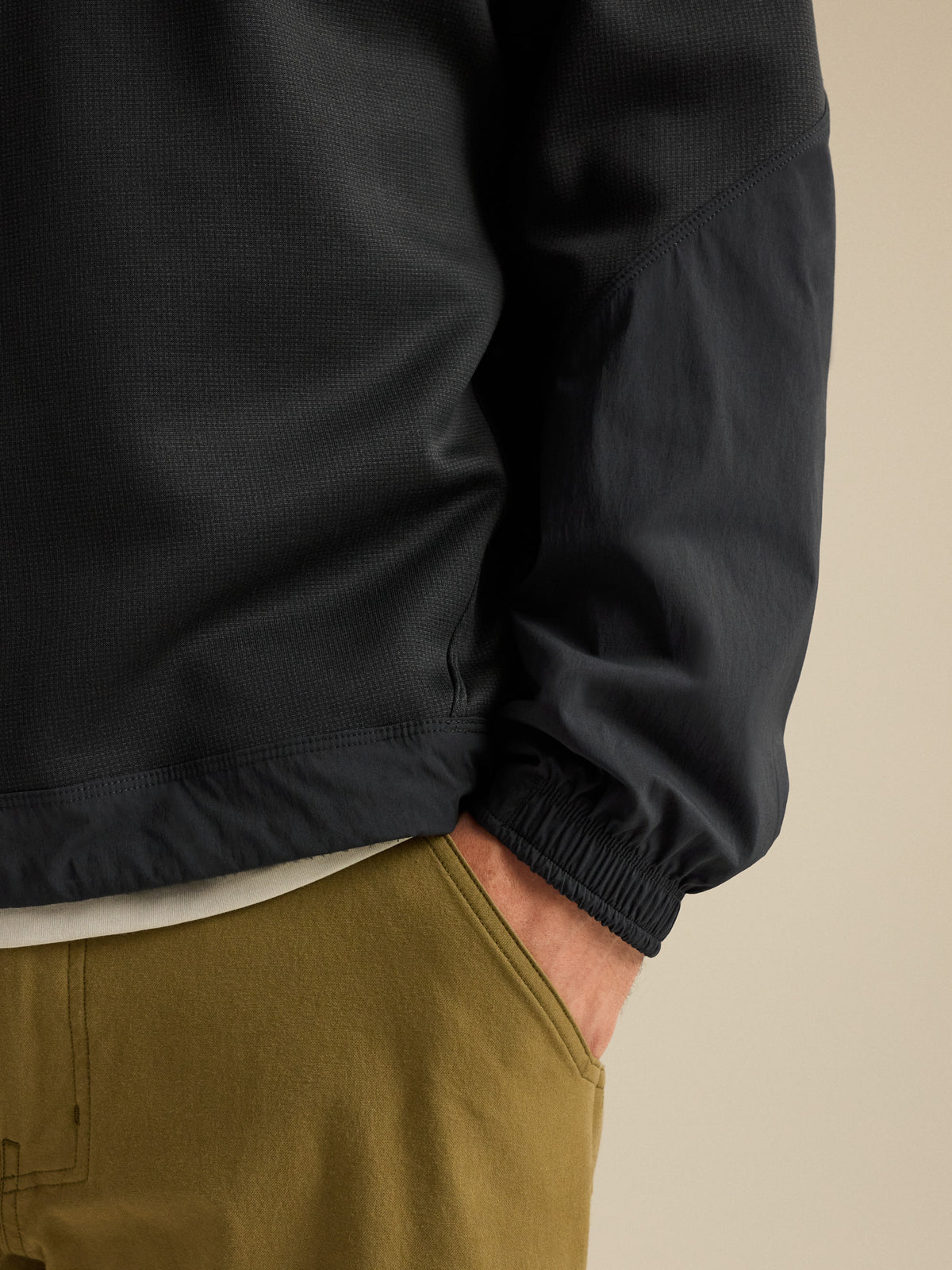 Konseal Crew Neck Pullover Black Detail 1