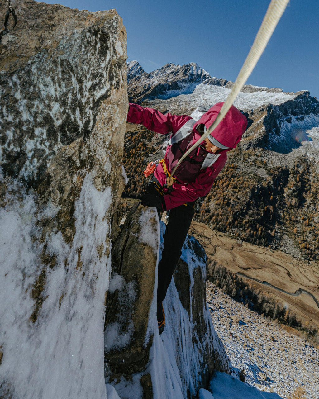 Sperro SV Jacket Women's Renegade / Dk Renegade Campaign Image