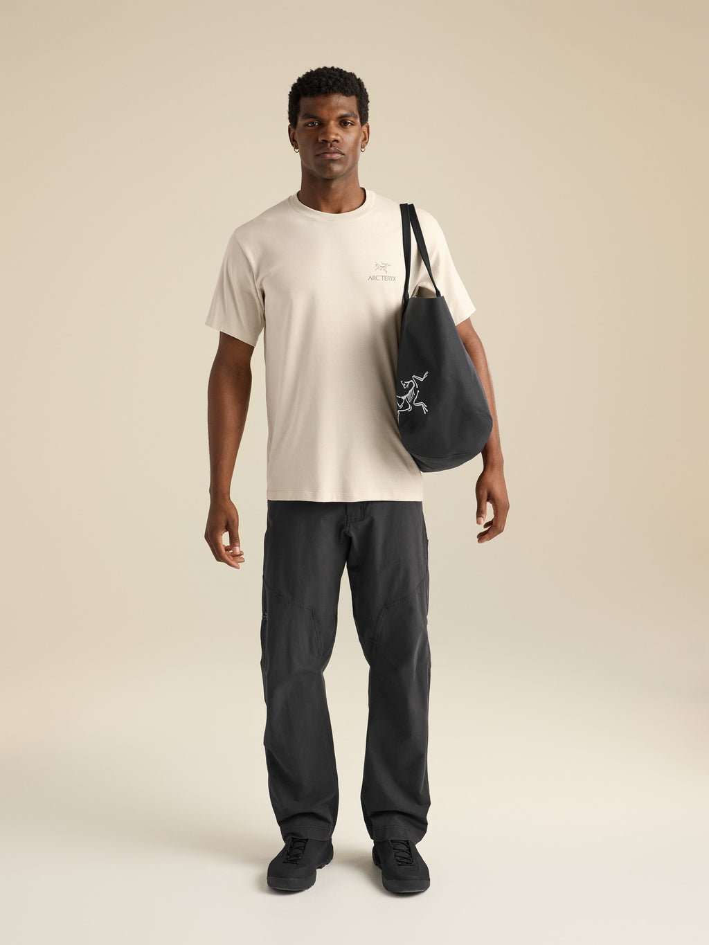 Carrier 45 Gear Tote Black Full Body