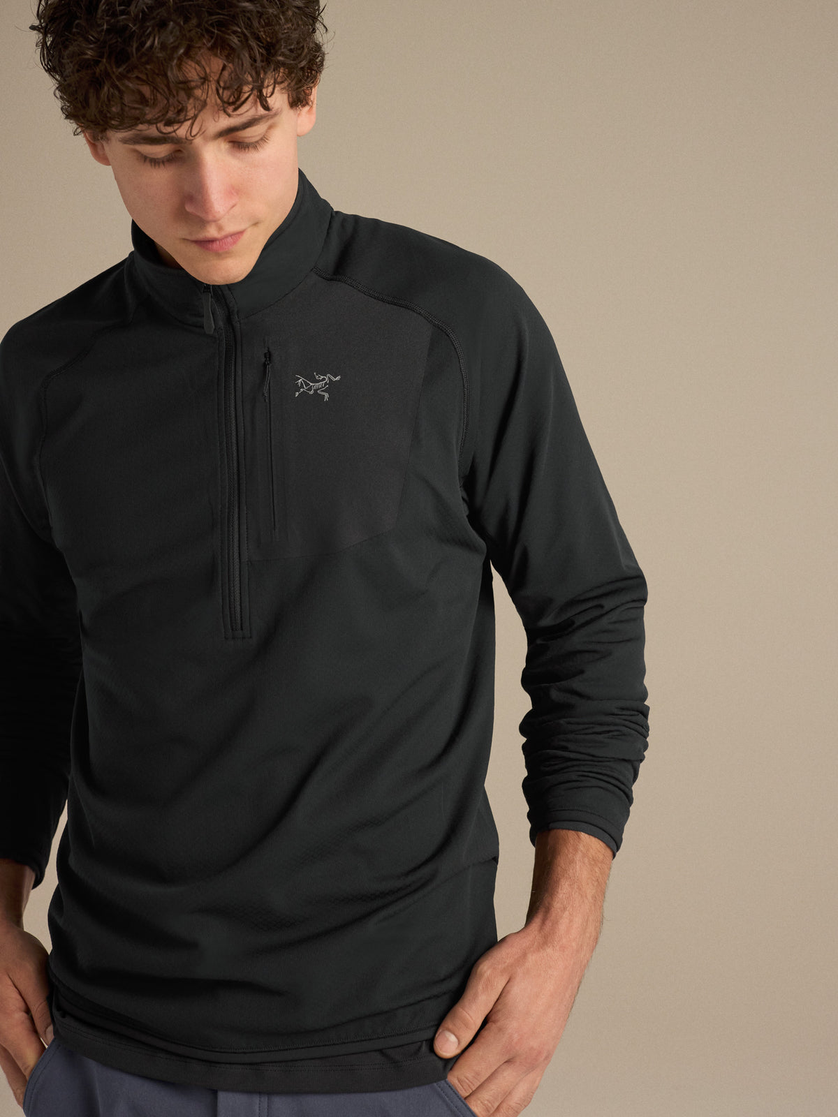 Delta 1/2 Zip Neck Black Detail 1