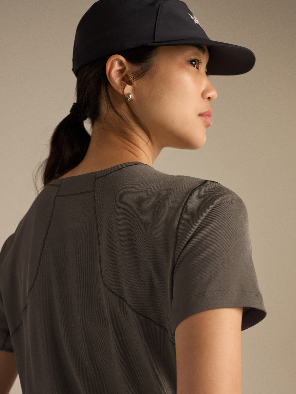 Sunna Crew Shirt SS Women's Mongoose Fabric Detail