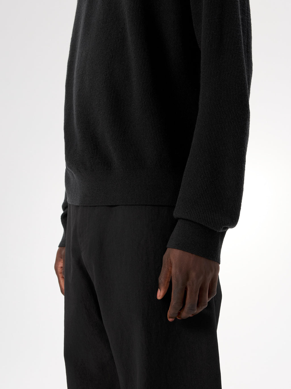 Conic Wool Midlayer Black Detail 2