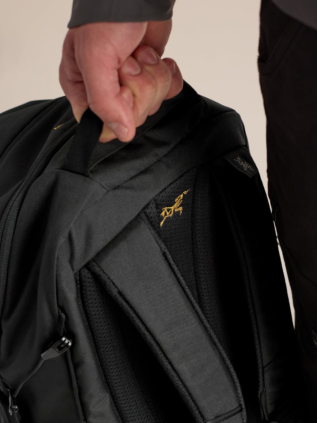 Mantis 26 Backpack Black Fabric Detail