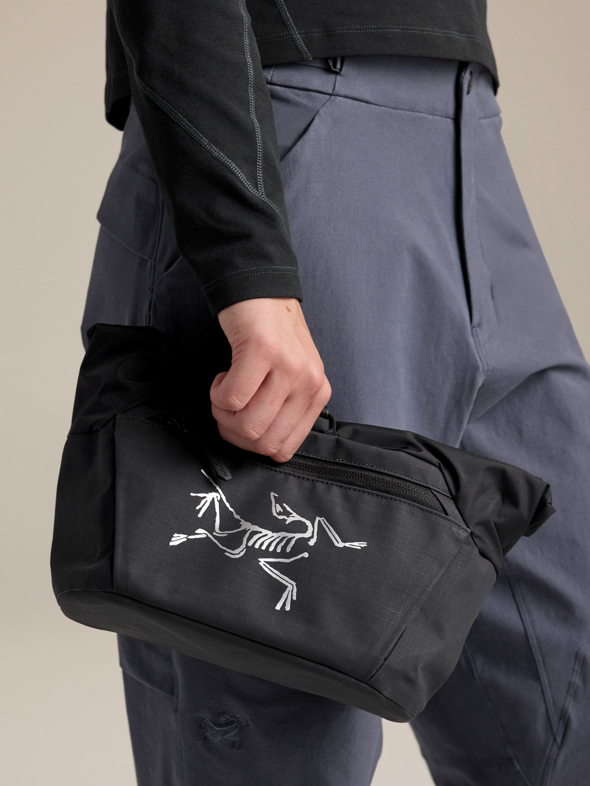 Ion Chalk Bucket Black Fabric Detail