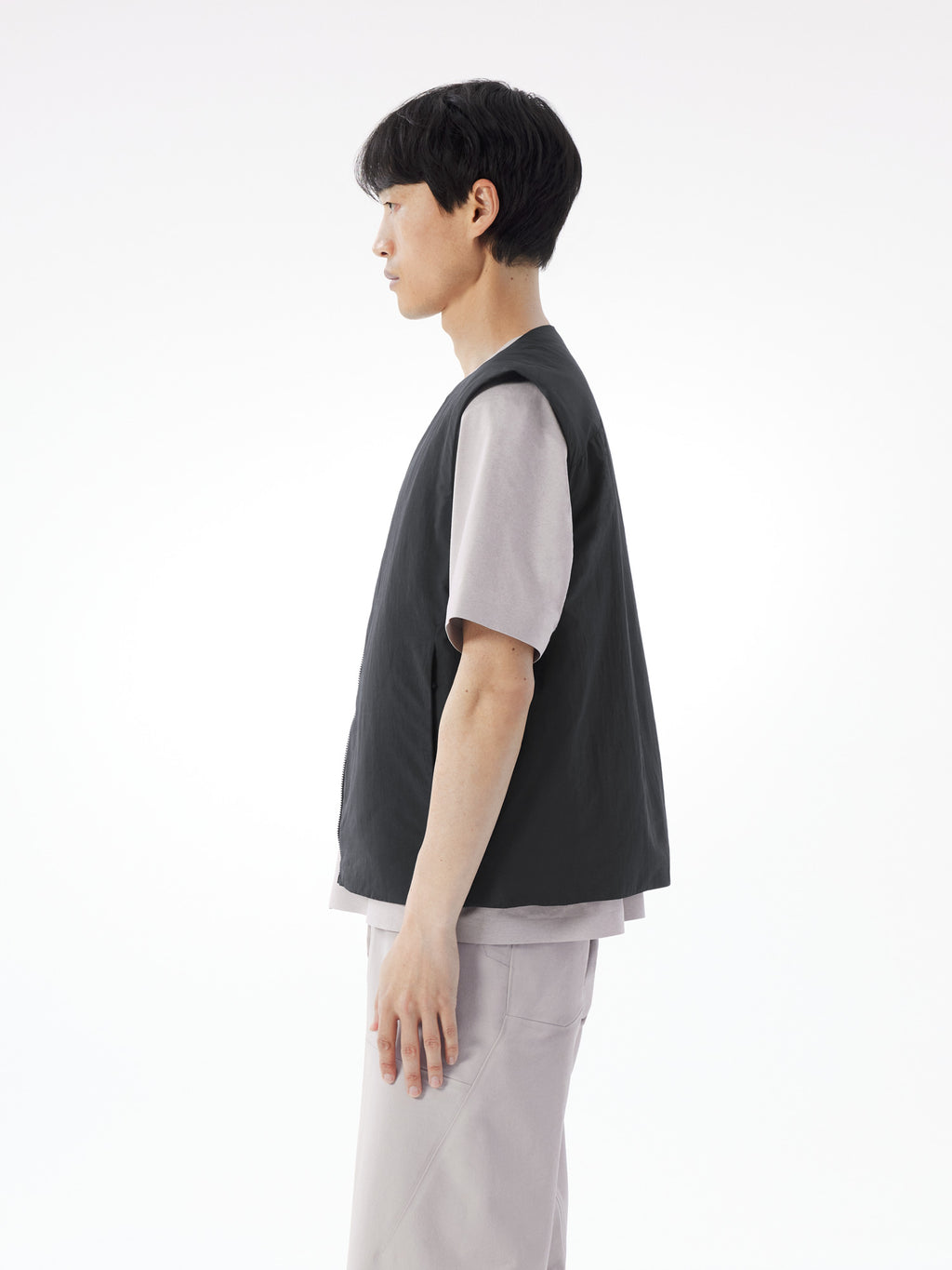 Naroda Insulated Vest Black Profile