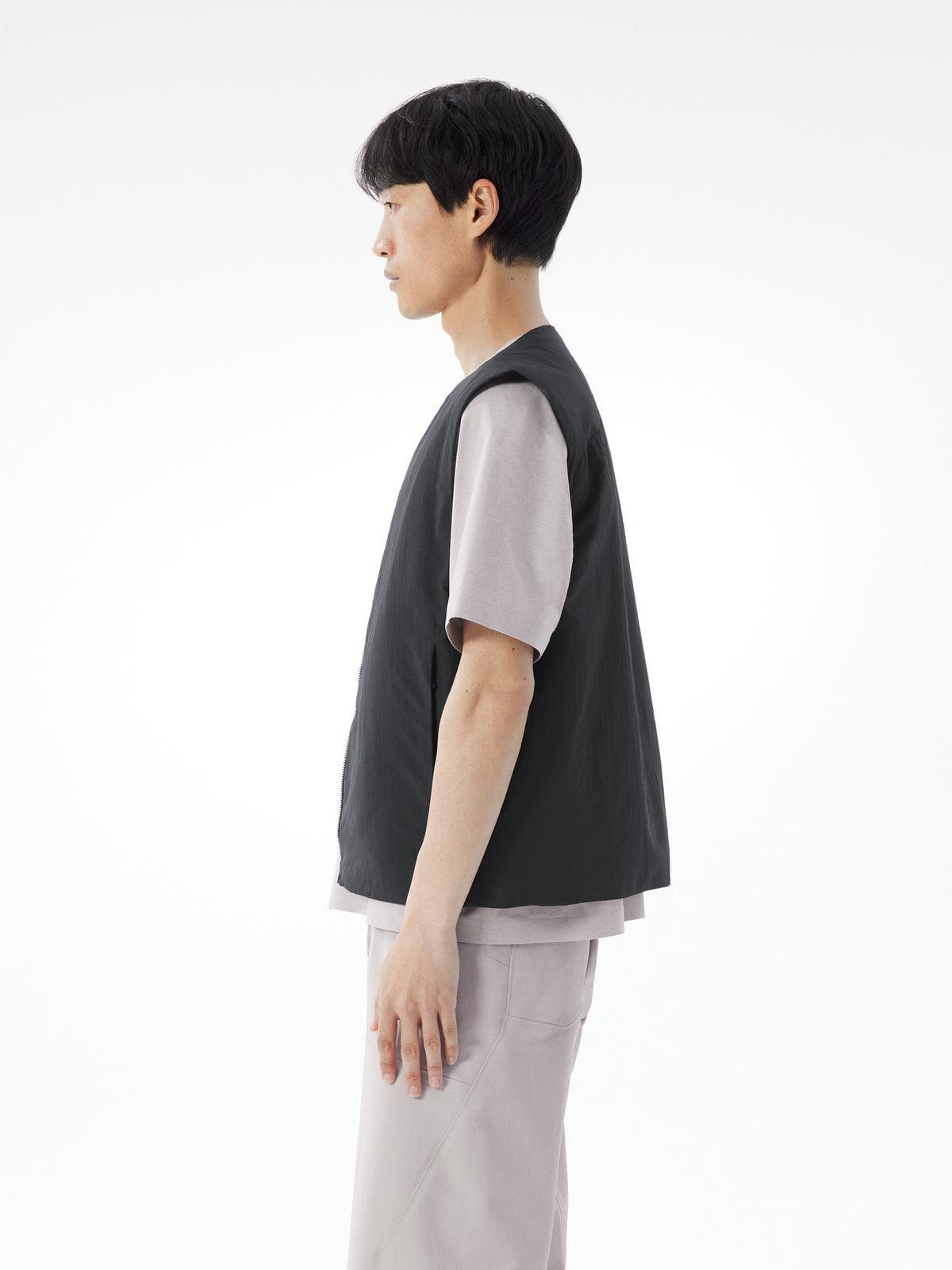 Naroda Insulated Vest Black Profile