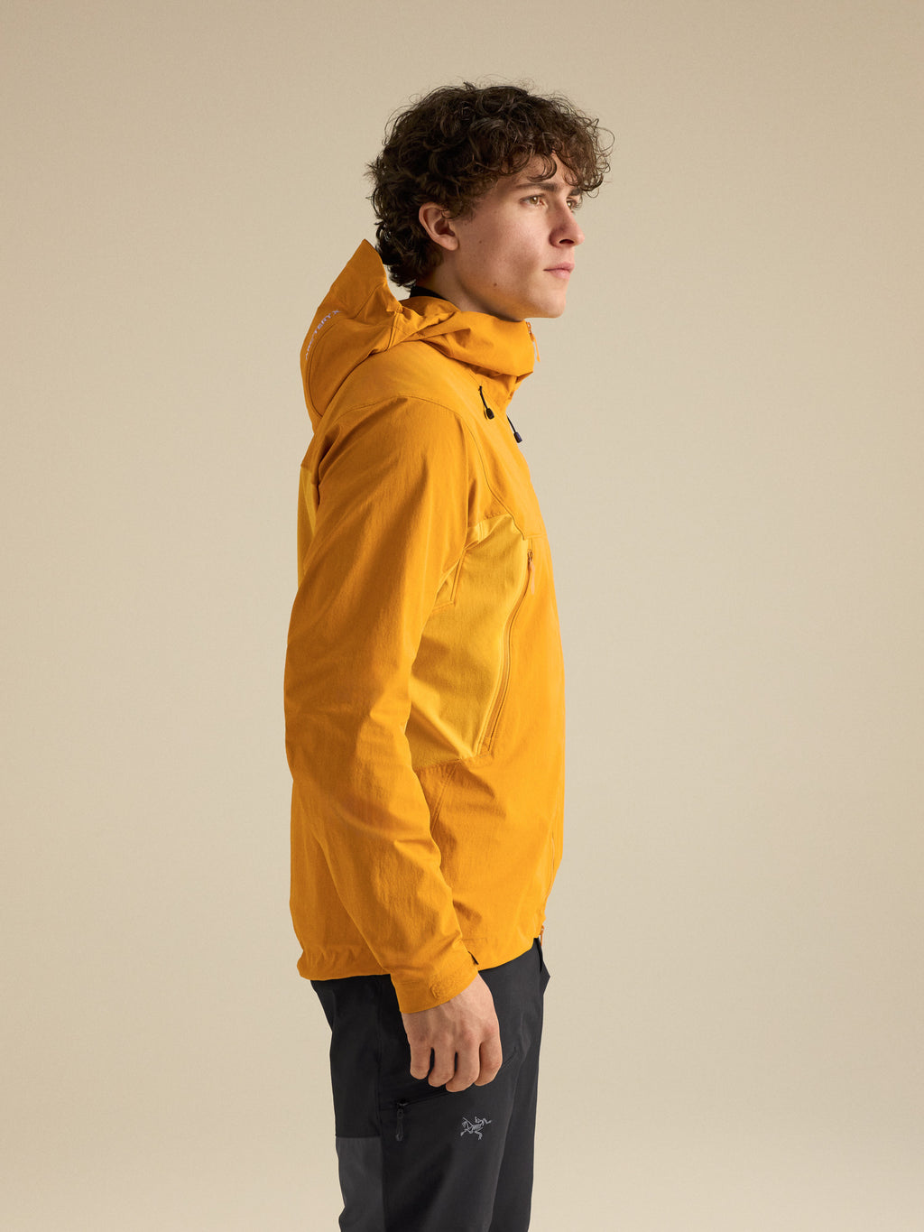 Serratus Hoody Nucleus / Larch Side View
