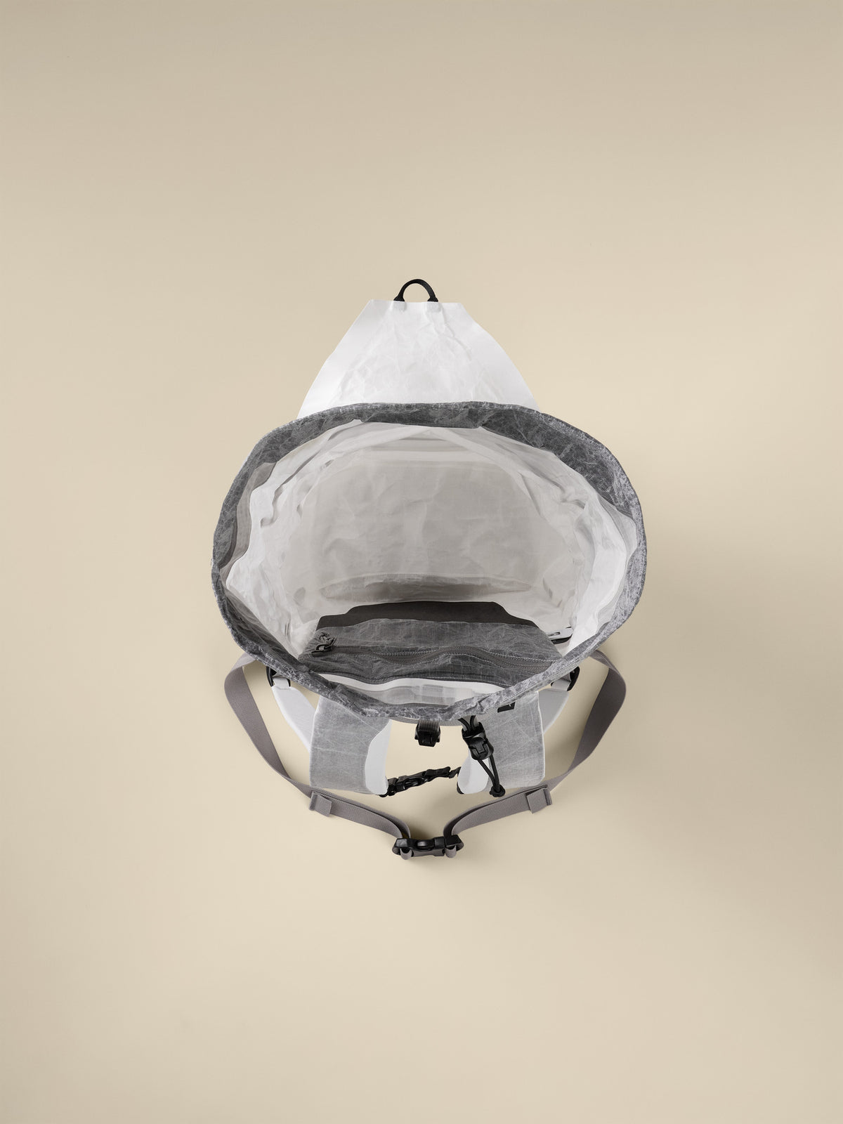 Alpha SL 30 Backpack White Light Internal View