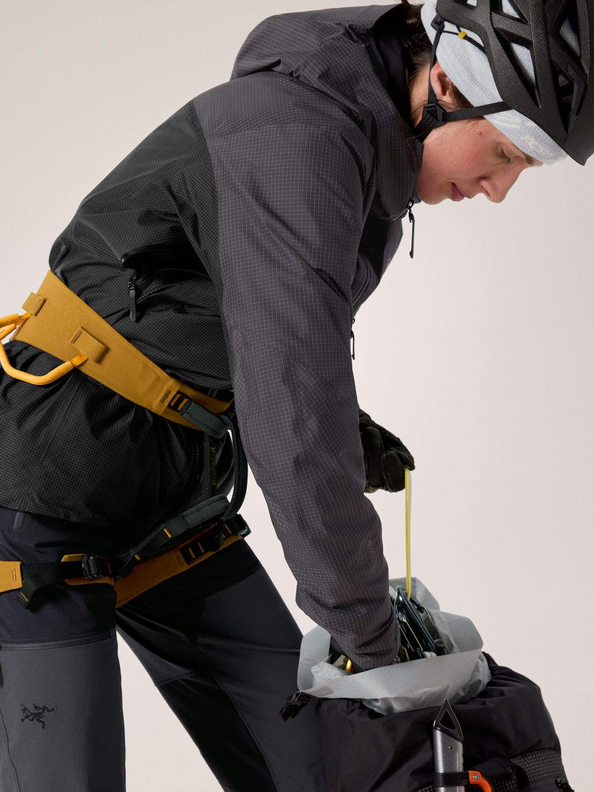 Alpha Jacket Women's Graphite / Black Pit Zip