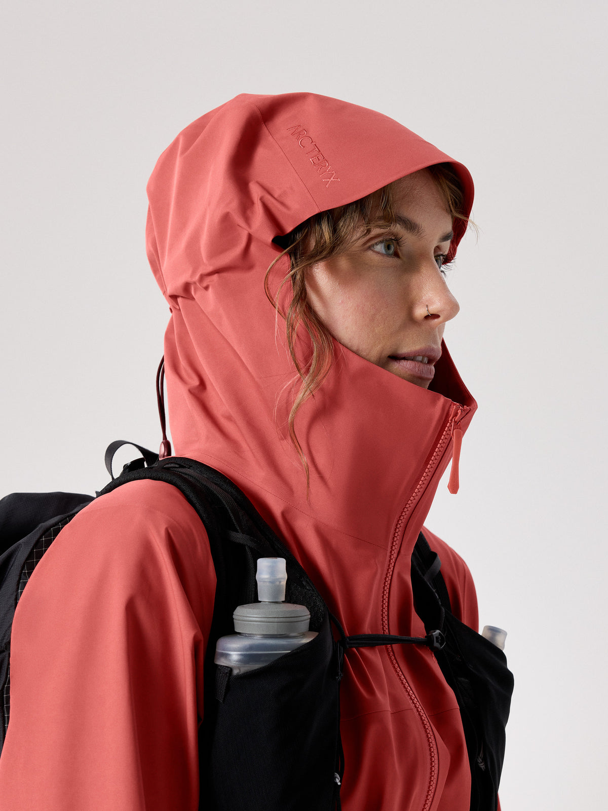 Beta Jacket Women's Stone Red Hood