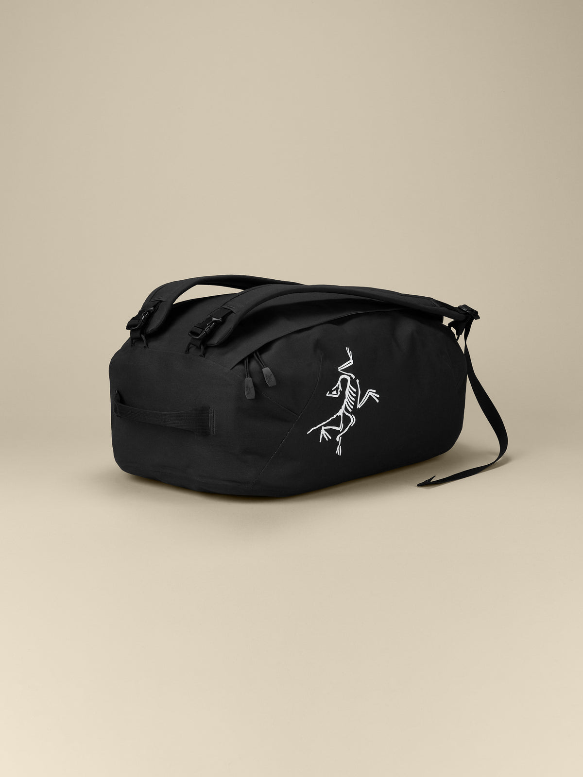 Carrier 40 Duffle Black Back
