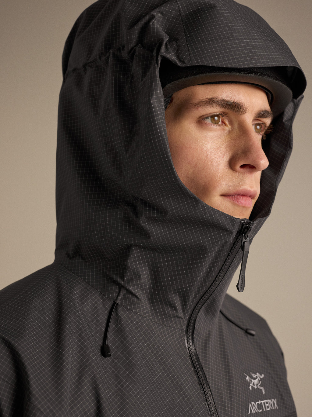 Alpha Jacket Graphite/Black Hood