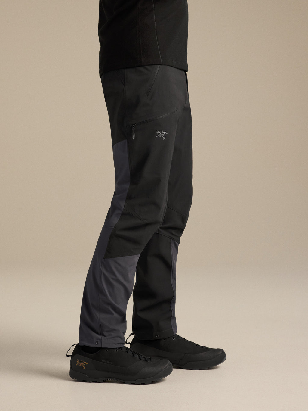 Serratus Pant Black/Graphite Side View