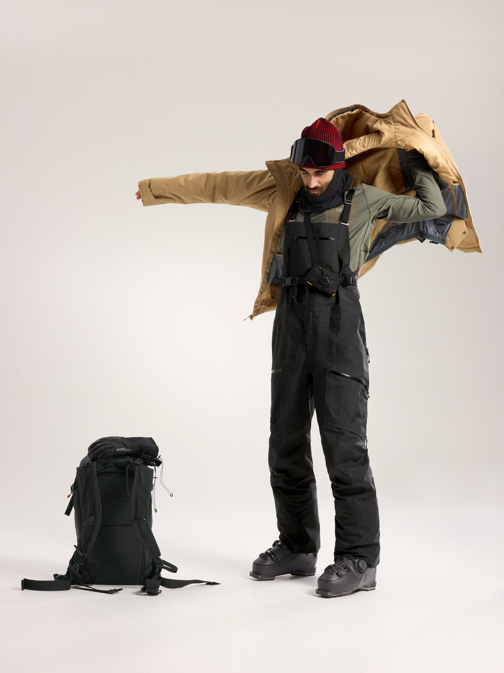 Sabre Bib Pant Black Full Body