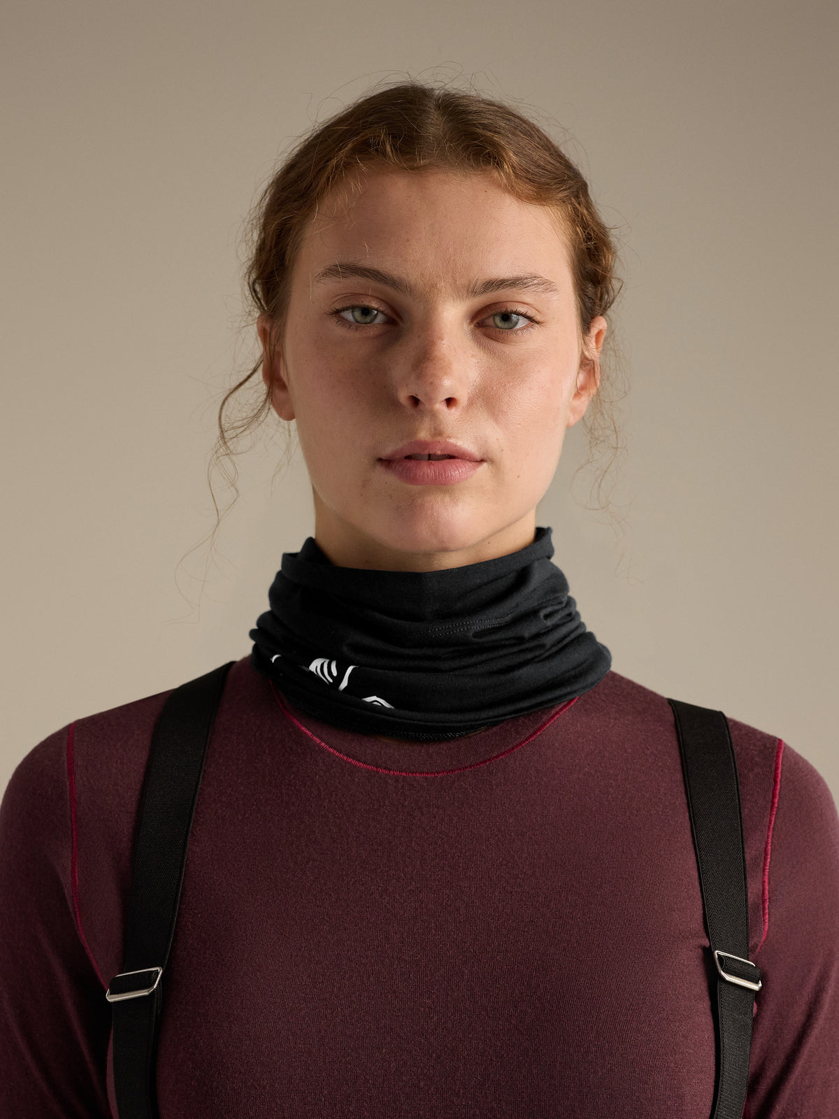 Satoro Merino Neck Gaiter Black / Arctic Silk Front View