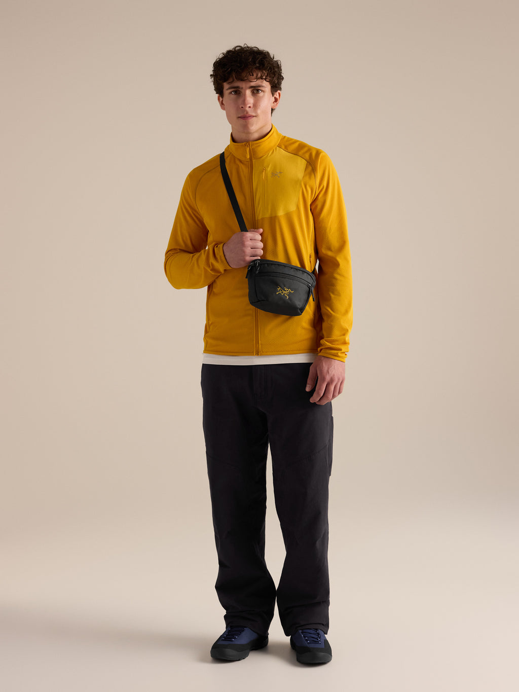 Mantis 1 Waist Pack 24K Black Full Body